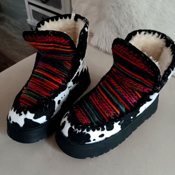 A Classy Chic Boutique Shoes - Western Cow Print Snow Boots For Women – Stylish And Cozy Winter Footwear